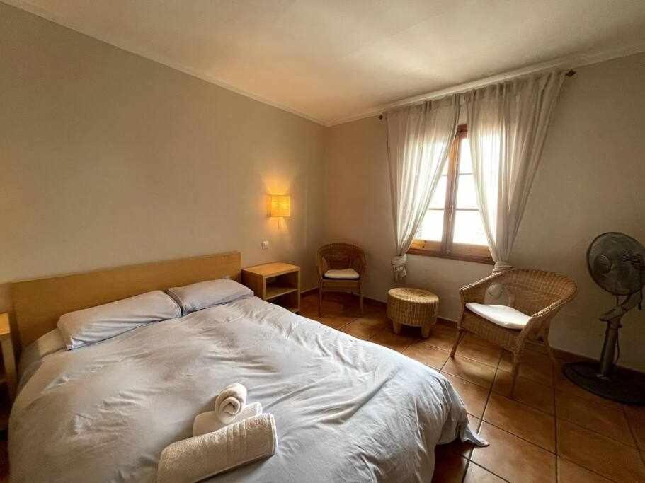 Galdana Apartamento Con Piscina カラ・エン・ブラネス エクステリア 写真