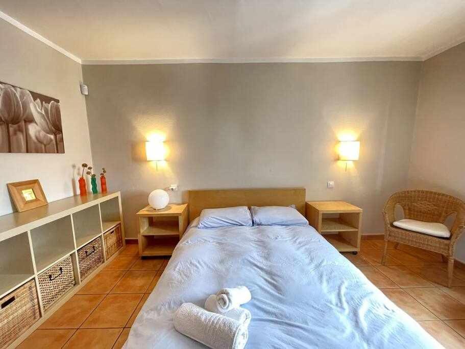 Galdana Apartamento Con Piscina カラ・エン・ブラネス エクステリア 写真